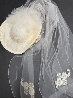 Wedding Ivory Floral Lace Bridal Hat with Long Tulle Veil